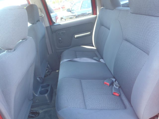 2001 Nissan Frontier SE 2WD