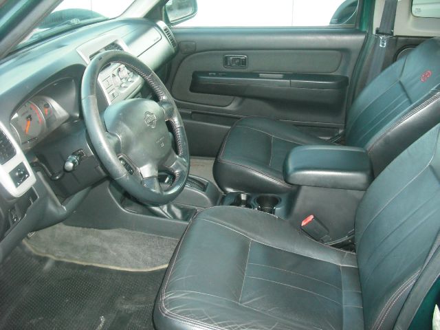 2001 Nissan Frontier SC SUV