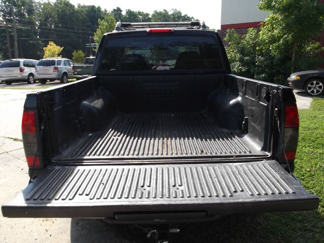 2001 Nissan Frontier With 22s