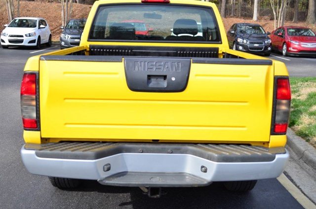 2001 Nissan Frontier 3dr Cpe Auto GT