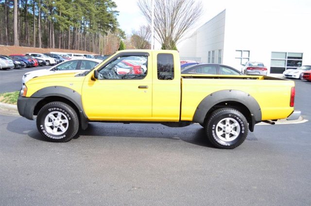 2001 Nissan Frontier 3dr Cpe Auto GT
