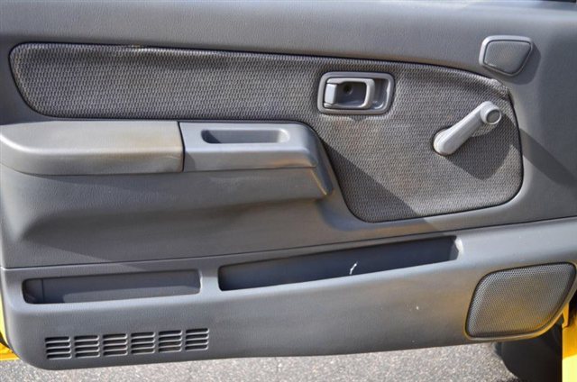 2001 Nissan Frontier 3dr Cpe Auto GT