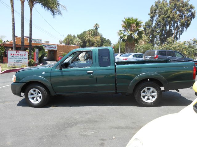 2001 Nissan Frontier SE 2WD
