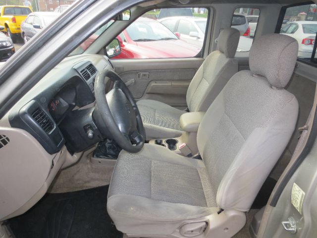 2001 Nissan Frontier E-350 Base