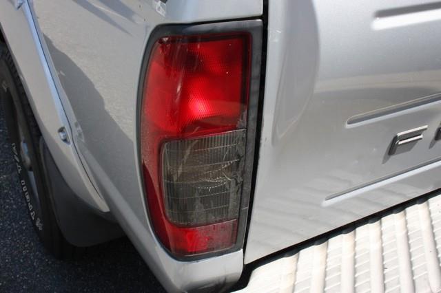 2003 Nissan Frontier SE