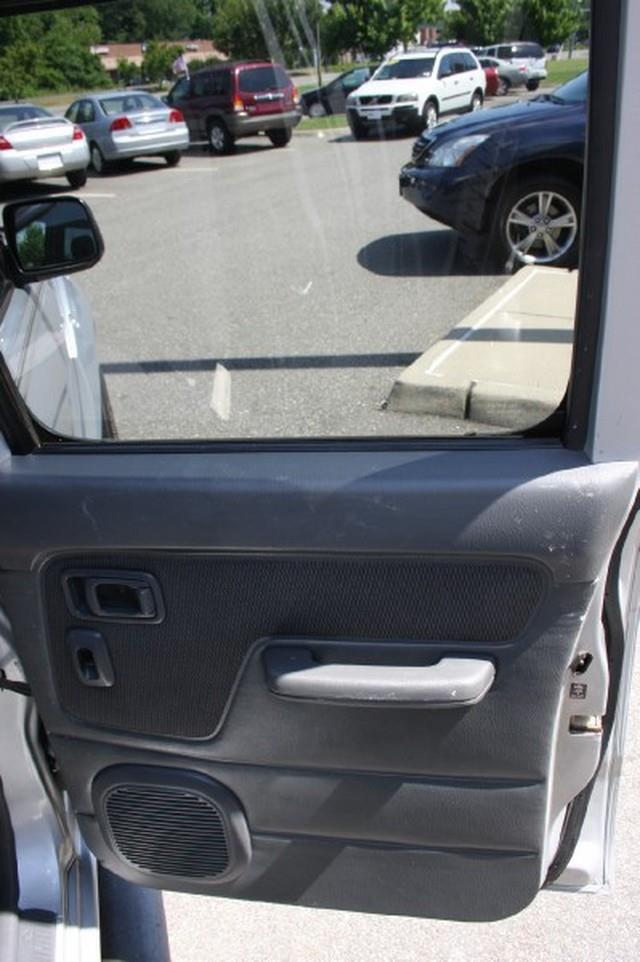 2003 Nissan Frontier SE