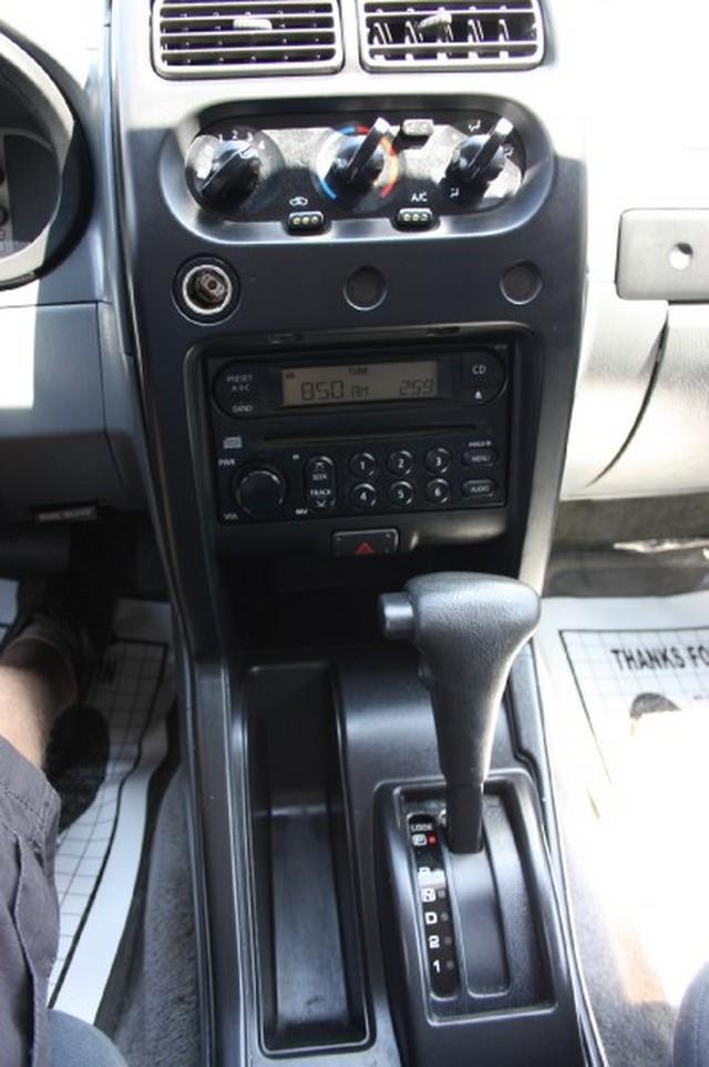 2003 Nissan Frontier SE