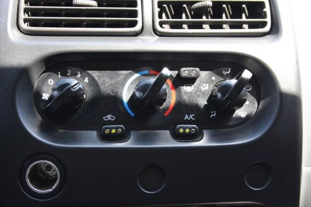 2003 Nissan Frontier SE