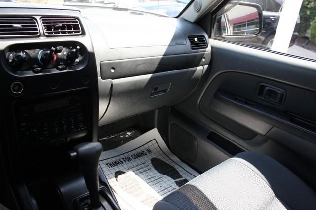 2003 Nissan Frontier SE