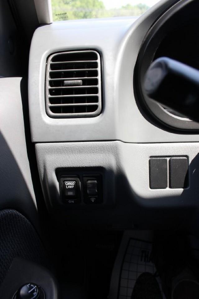 2003 Nissan Frontier SE