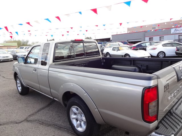 2003 Nissan Frontier SE 2WD