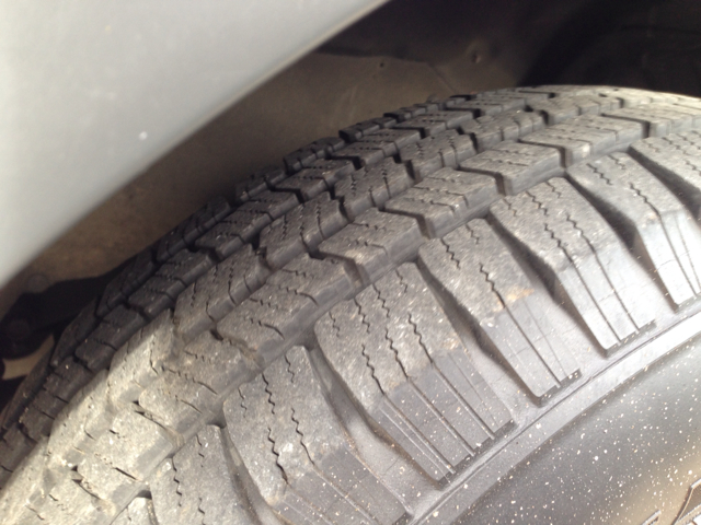 2003 Nissan Frontier 2009 Hyundai SE