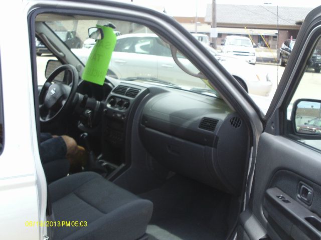 2004 Nissan Frontier SE 2WD