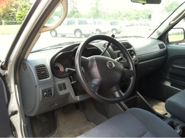 2004 Nissan Frontier SE 2WD