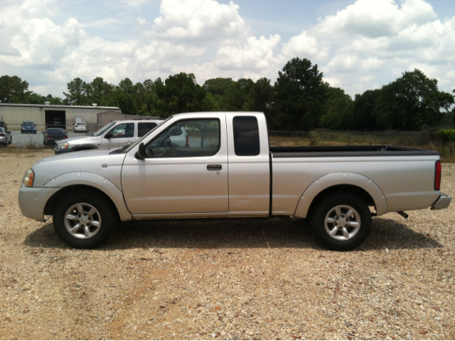 2004 Nissan Frontier SE 2WD