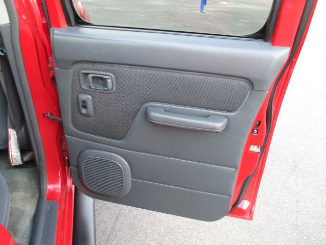 2004 Nissan Frontier 2WD Reg Cab 126 XLT