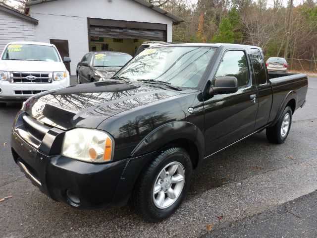2004 Nissan Frontier SE 2WD