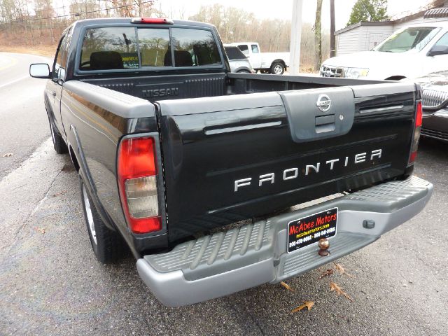 2004 Nissan Frontier SE 2WD