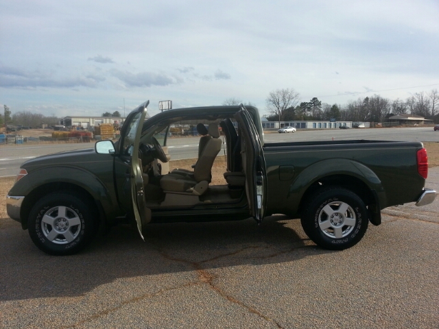 2005 Nissan Frontier SE 2WD