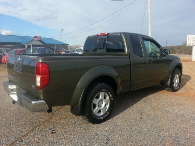 2005 Nissan Frontier SE 2WD