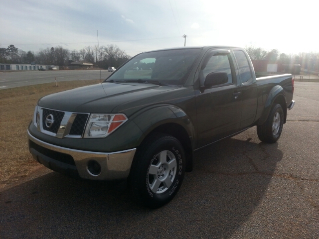 2005 Nissan Frontier SE 2WD