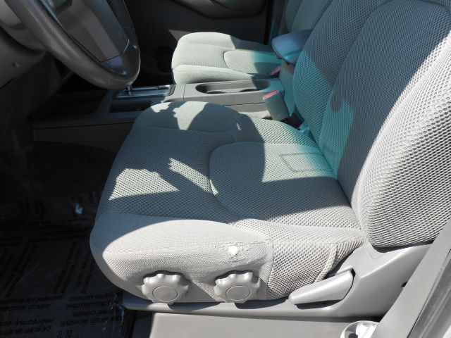 2005 Nissan Frontier 2dr Touring Cpe