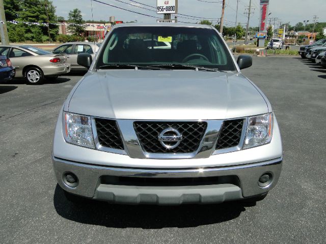 2005 Nissan Frontier SE 2WD