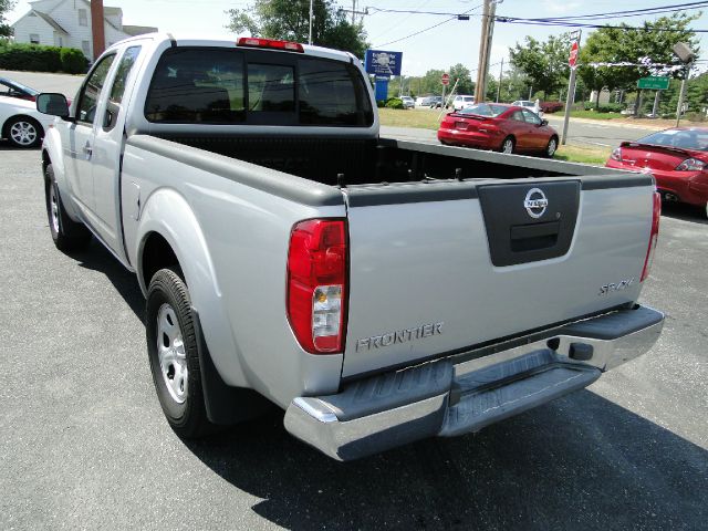 2005 Nissan Frontier SE 2WD