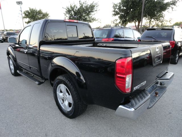 2005 Nissan Frontier 3.0is -AWD