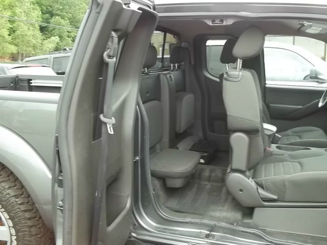 2005 Nissan Frontier W/sunroof PZEV