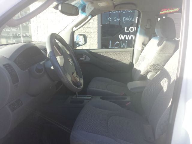 2005 Nissan Frontier 4X4 Le3rd Rowone Owner