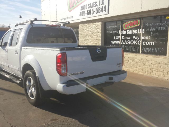 2005 Nissan Frontier 4X4 Le3rd Rowone Owner