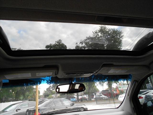 2005 Nissan Frontier Touring / AWD