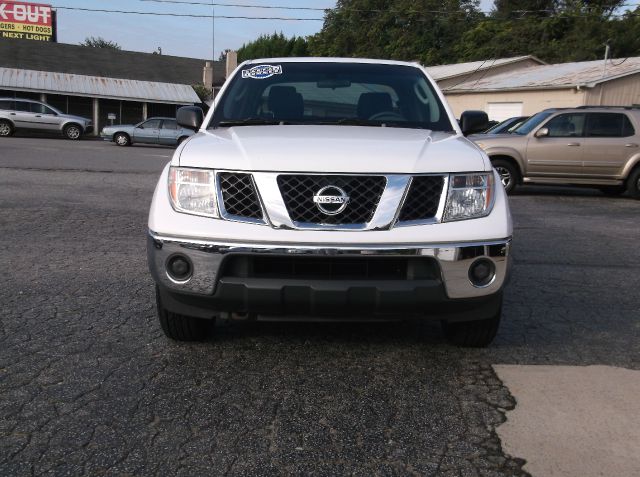 2007 Nissan Frontier Reg Cab 3.0L Edge