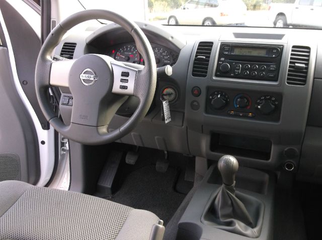 2007 Nissan Frontier Reg Cab 3.0L Edge