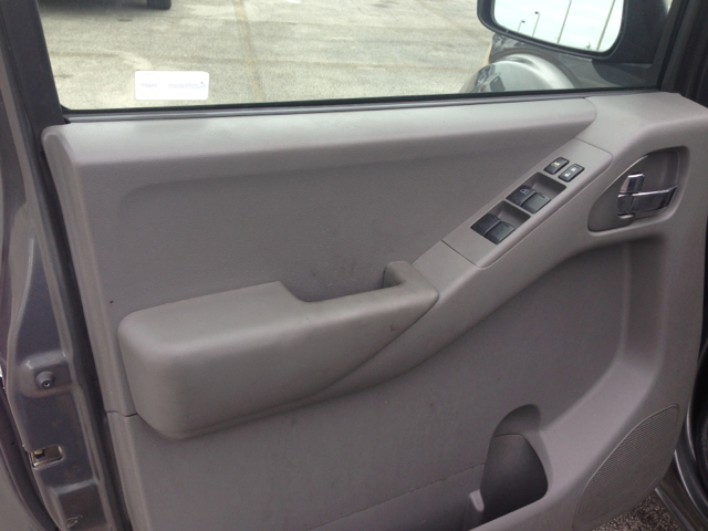 2007 Nissan Frontier Reg Cab 3.0L Edge