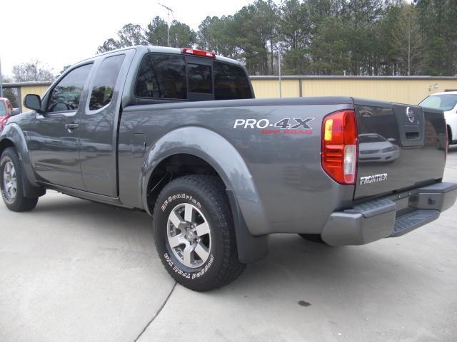 2009 Nissan Frontier LX Minivan