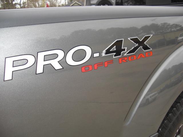 2009 Nissan Frontier LX Minivan