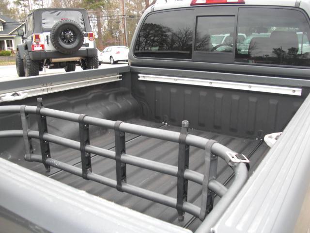 2009 Nissan Frontier LX Minivan