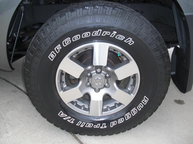 2009 Nissan Frontier LX Minivan