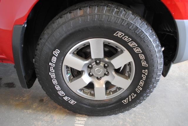 2010 Nissan Frontier LX Minivan