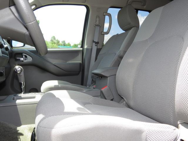 2011 Nissan Frontier ACC CAB 4WD V6