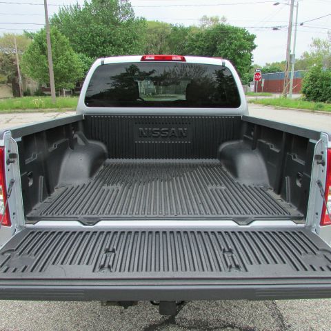 2011 Nissan Frontier Crew Cab Amarillo 4X4