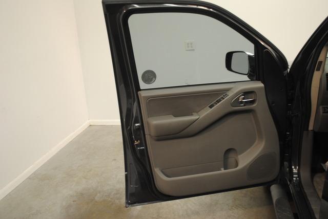 2012 Nissan Frontier LS S