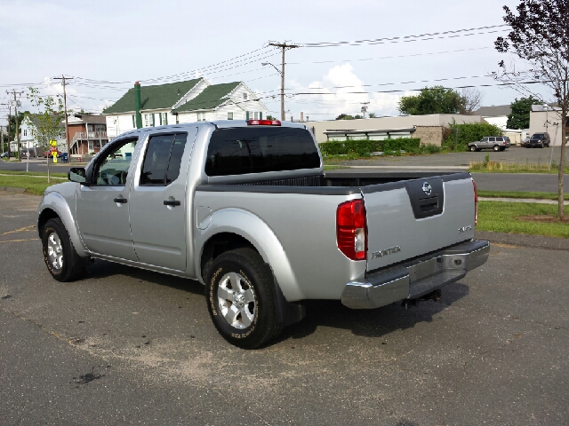 2012 Nissan Frontier LE V6 AUTO (natl)
