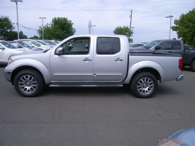 2013 Nissan Frontier LS S