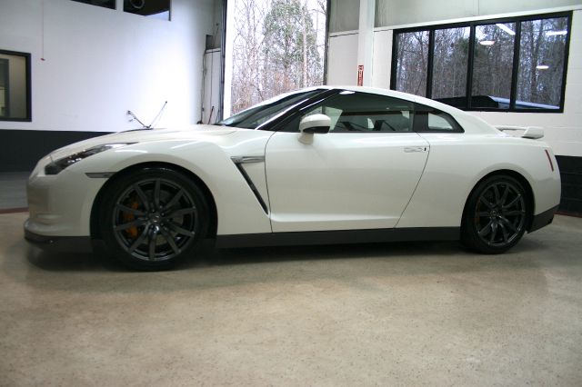 2010 Nissan GT-R 400E