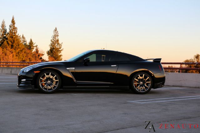 2013 Nissan GT-R 4dr Sdn XL W/bench Seat (SE) Sedan
