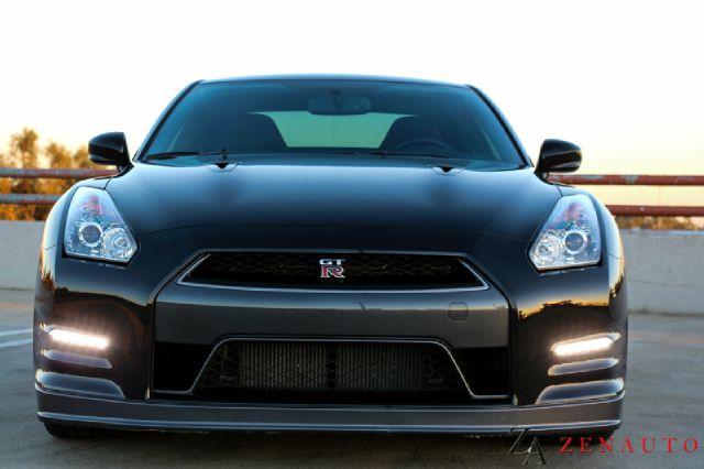2013 Nissan GT-R 4dr Sdn XL W/bench Seat (SE) Sedan