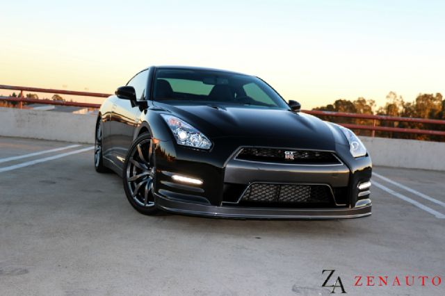 2013 Nissan GT-R 4dr Sdn XL W/bench Seat (SE) Sedan